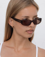 Lu Goldie 'Cali' Sunglasses - Coffee