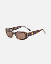 Lu Goldie 'Cali' Sunglasses - Tort