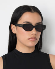 Lu Goldie 'Eliana' Sunglasses - Black